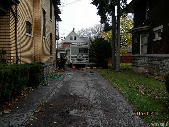 3rd image of 1306 Niagara Ave