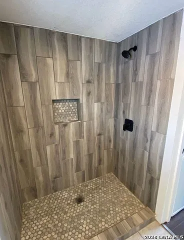 1 bed, 1.0 bath, 350 sqft, $729 — Photo 2
