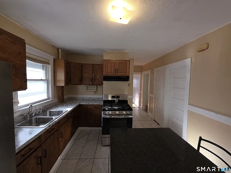 218 Grandview Ter — Photo 7