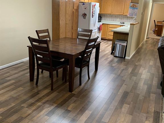 4th image of 2505 Capital St #202