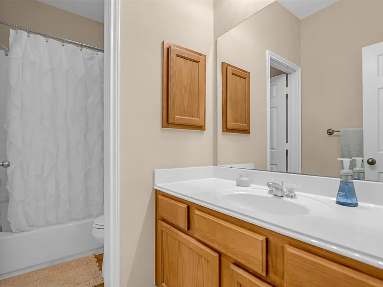 2919 Whitman Dr — Photo 9