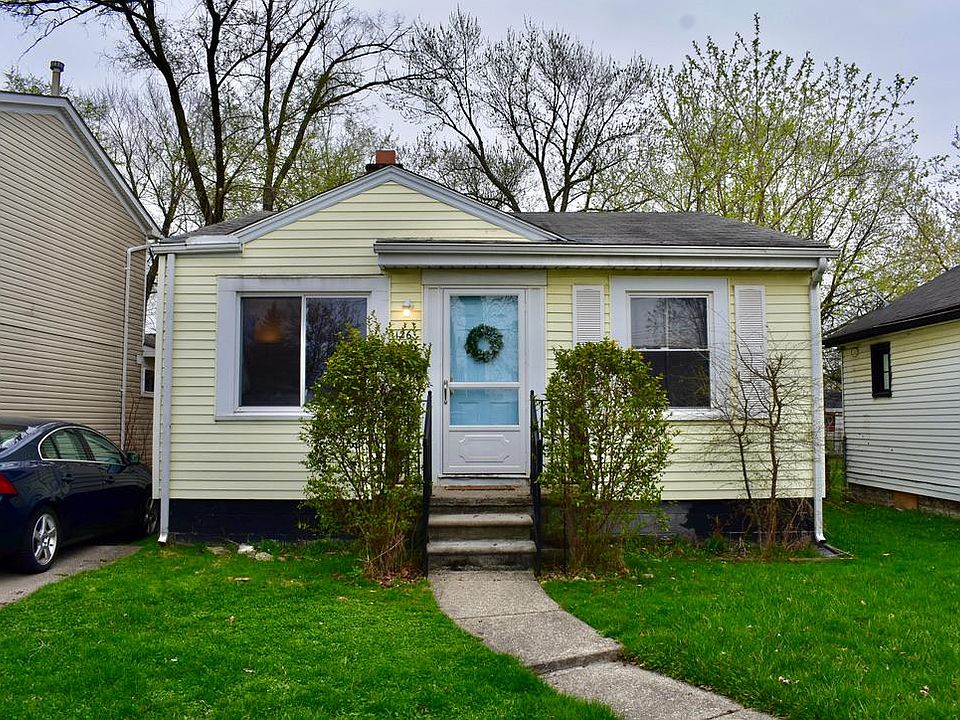 1st image of 126 E Mahan Ave