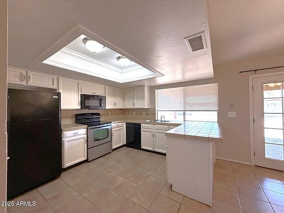 3rd image of 4826 W HATCHER Road