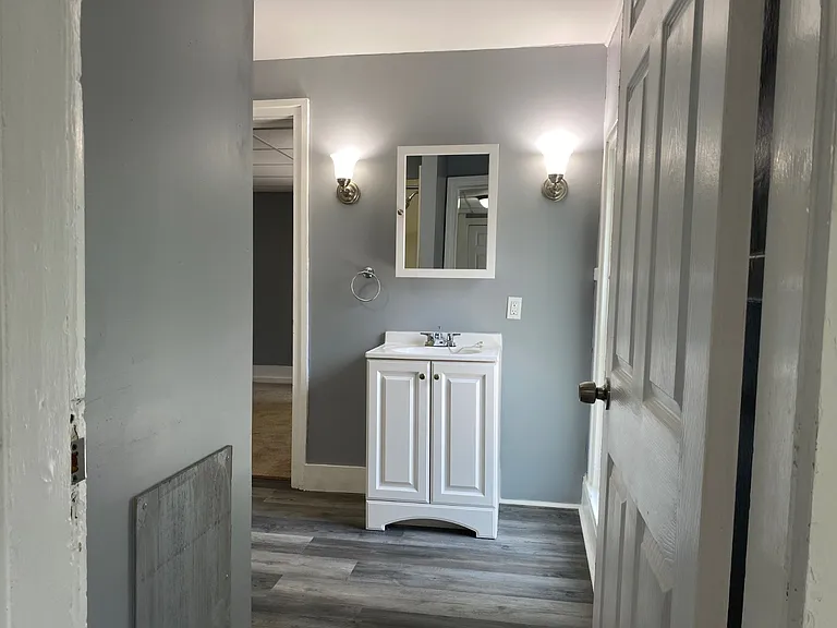 60 Center St — Photo 36