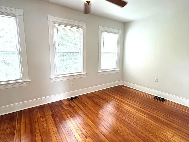 1165 Abbey Pl NE — Photo 10
