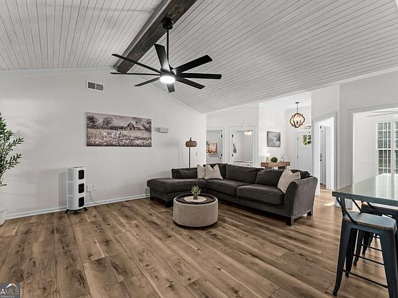 4th image of 110 Sweet Gum Rd