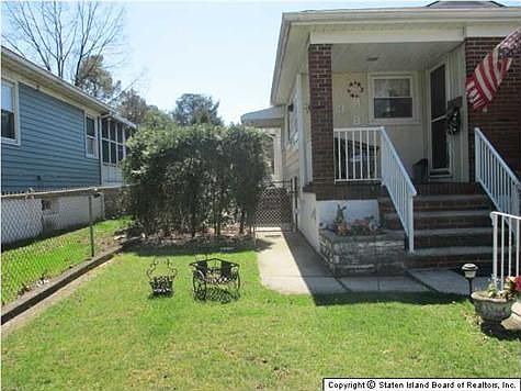 2nd image of 2438 Victory Blvd