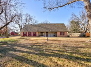 1609 Leawood Dr, Edmond, OK 73034