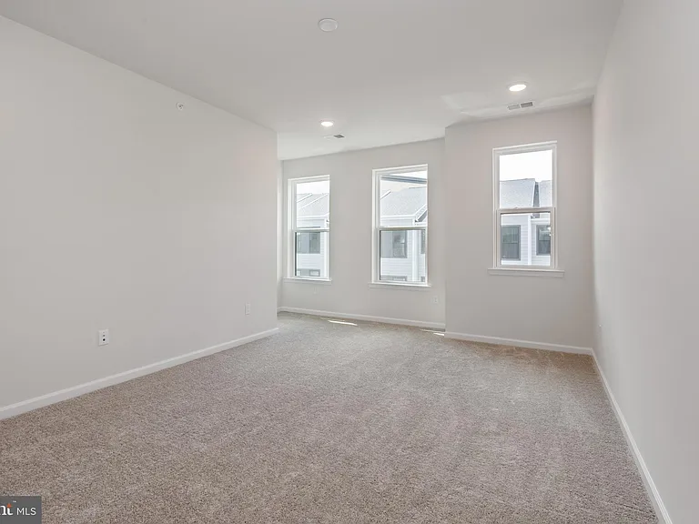 1210 Parker Blvd — Photo 28