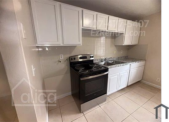 4th image of 820 N Sapodilla Ave APT 3