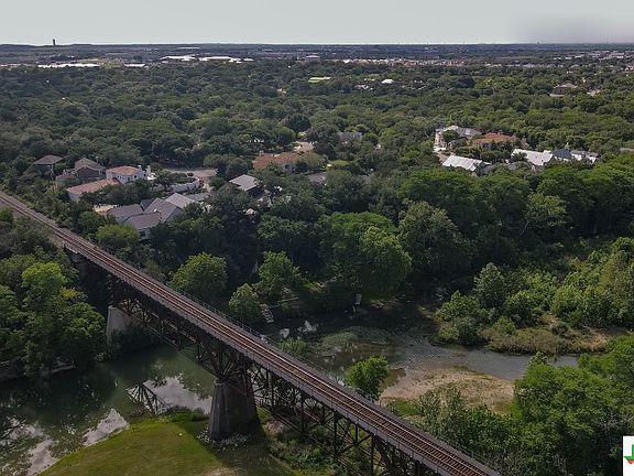 3rd image of 9 Gruene Wald