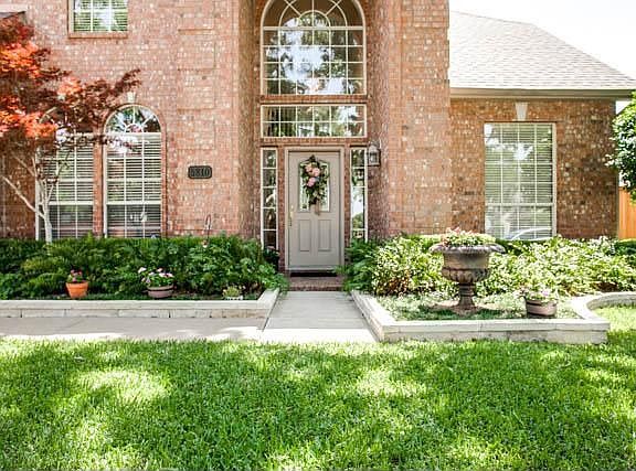 2nd image of 5810 Plantation Ln