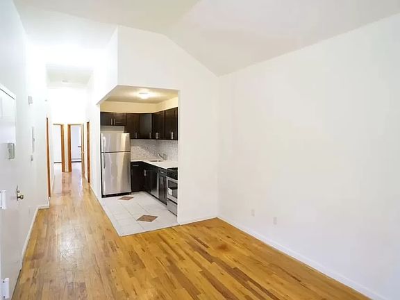 3rd image of 444 E 136th St