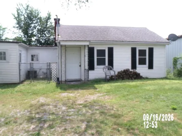 8 E C St, Belleville, IL 62220