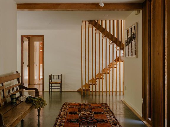 4th image of 25 Willow Glen Road