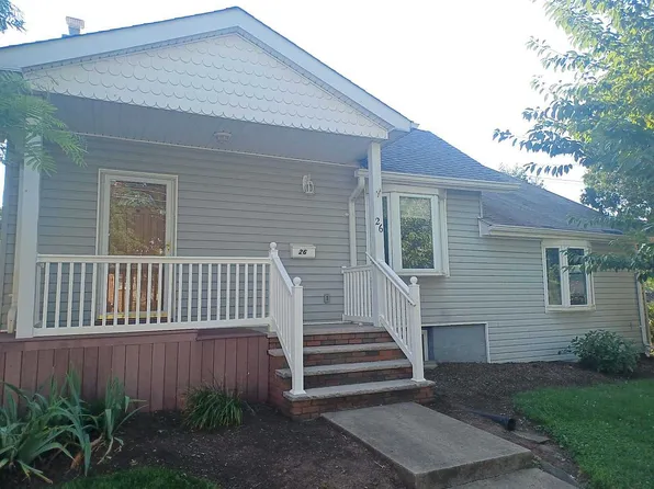 26 West St, Colonia, NJ 07067