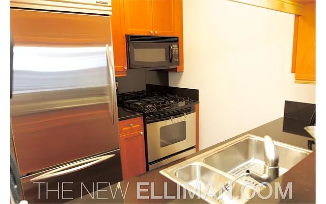 Rented by Douglas Elliman | media 17