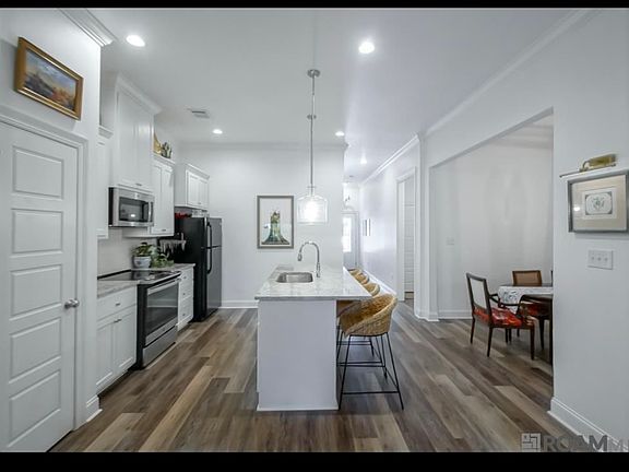 5th image of 8136 Village Lake Ave