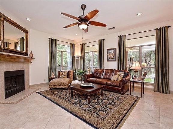 5th image of 607 Rolling Green Dr