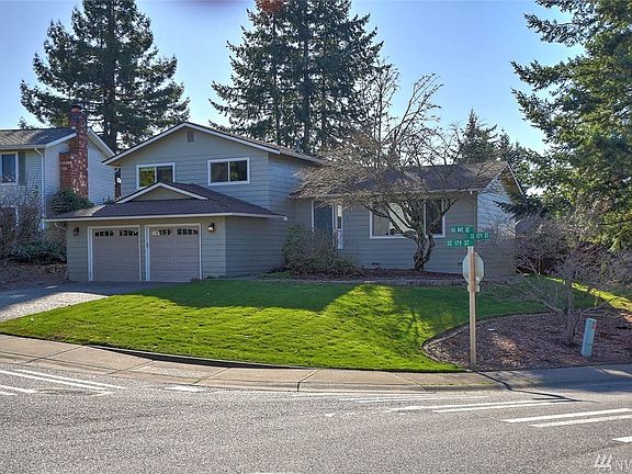 Upstairs you will find the spacious master bedroom boasting an ensuite 3/4 bath, along with two additional guestrooms and full bath. Fairwood is a small town community with big amenities. This thriving neighborhood, boasts well-maintained homes, quiet streets and award-winning Kent Schools.  Easy access to freeways, airport, hospital, major retail, dining & business hubs.