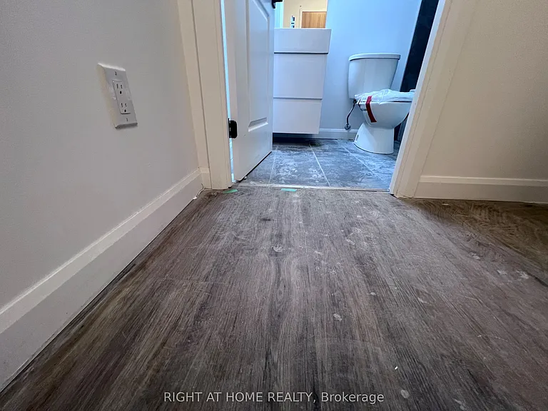 7 Erie Ave #711 — Photo 20