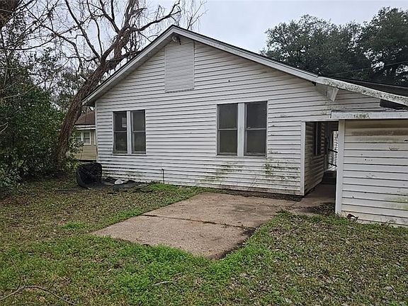 3rd image of 2214 Alma St