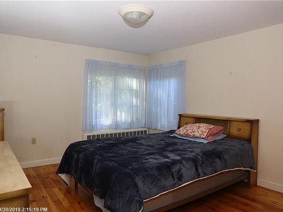 4th image of 77 Oakland Ave