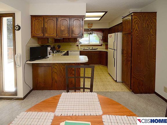 5th image of 10274 Camden Ave