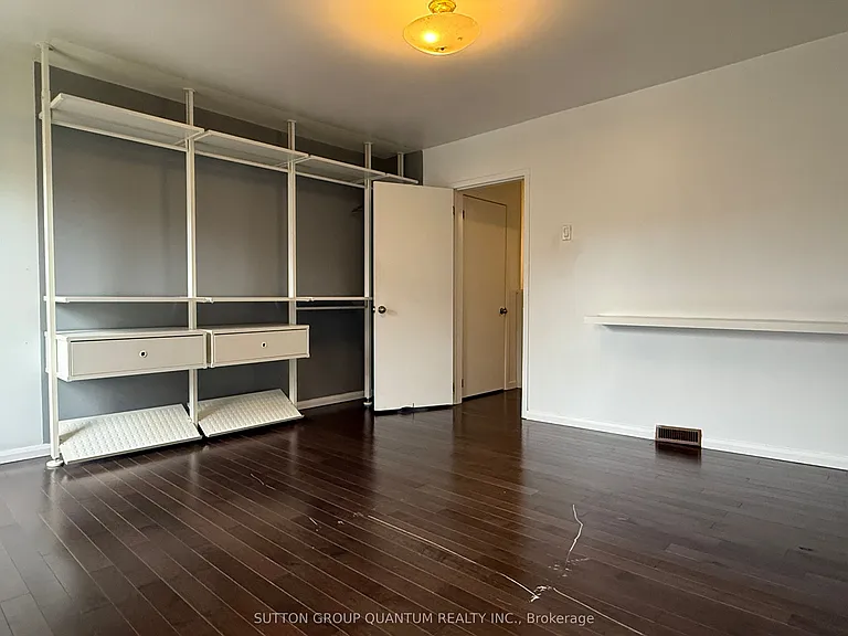 7 Casimir St — Photo 21