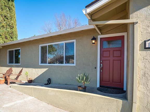 2nd image of 1034 Estes Drive