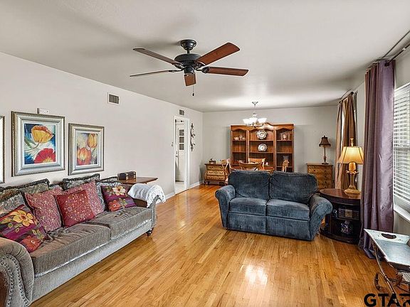 2nd image of 2219 Crestwood Dr