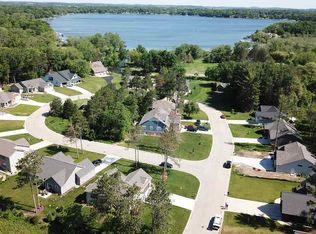 N4011 Majestic Cir, Cambridge, WI 53523
