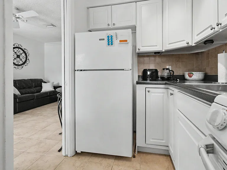 2701 NE 1st St #201 — Photo 7
