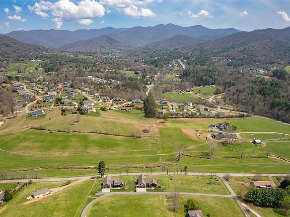 4th image of 300 Hamburg Mountain Rd