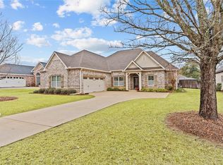 425 Caravella Dr, Dothan, AL 36305