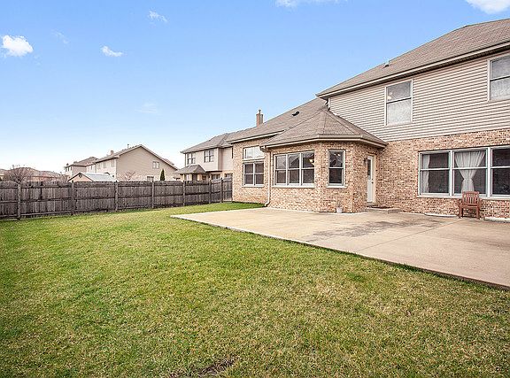 3rd image of 1219 Tower Hill Dr