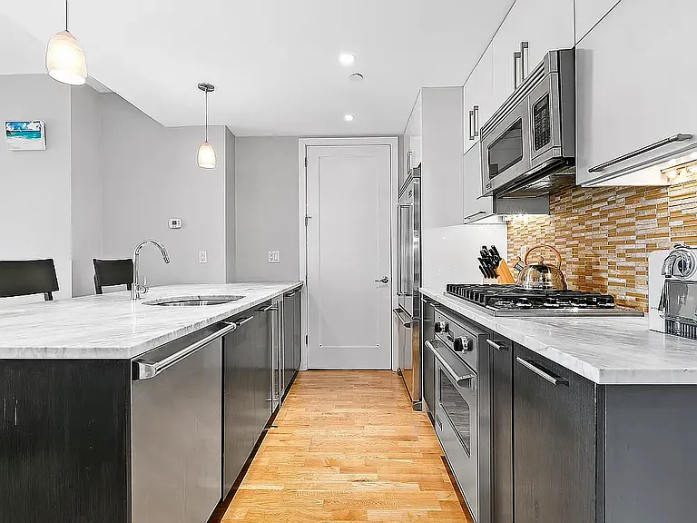 500 4th Ave #8J — Photo 3