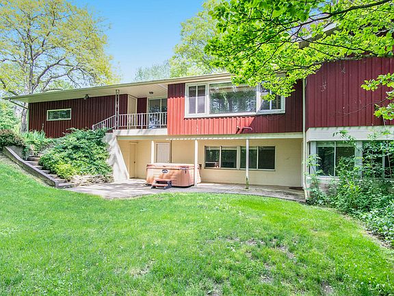 5th image of 8236 N Hillcrest Dr