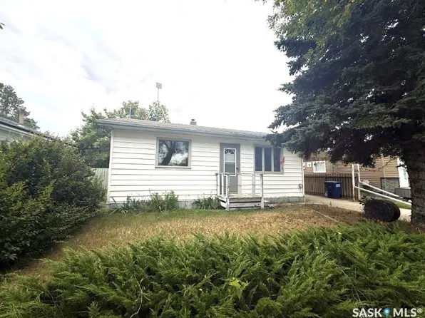 106 5th Avenue E, Eatonia, SK S0L 0Y0