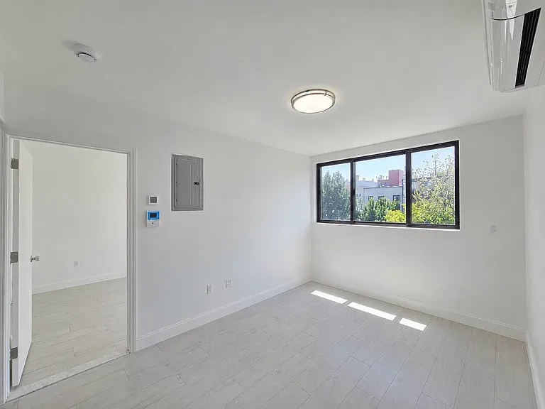 526 56th St #202 — Photo 3