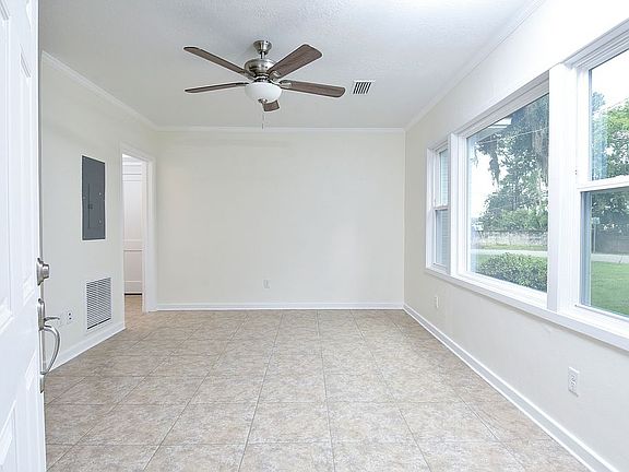3rd image of 1131 NW 25th Ave