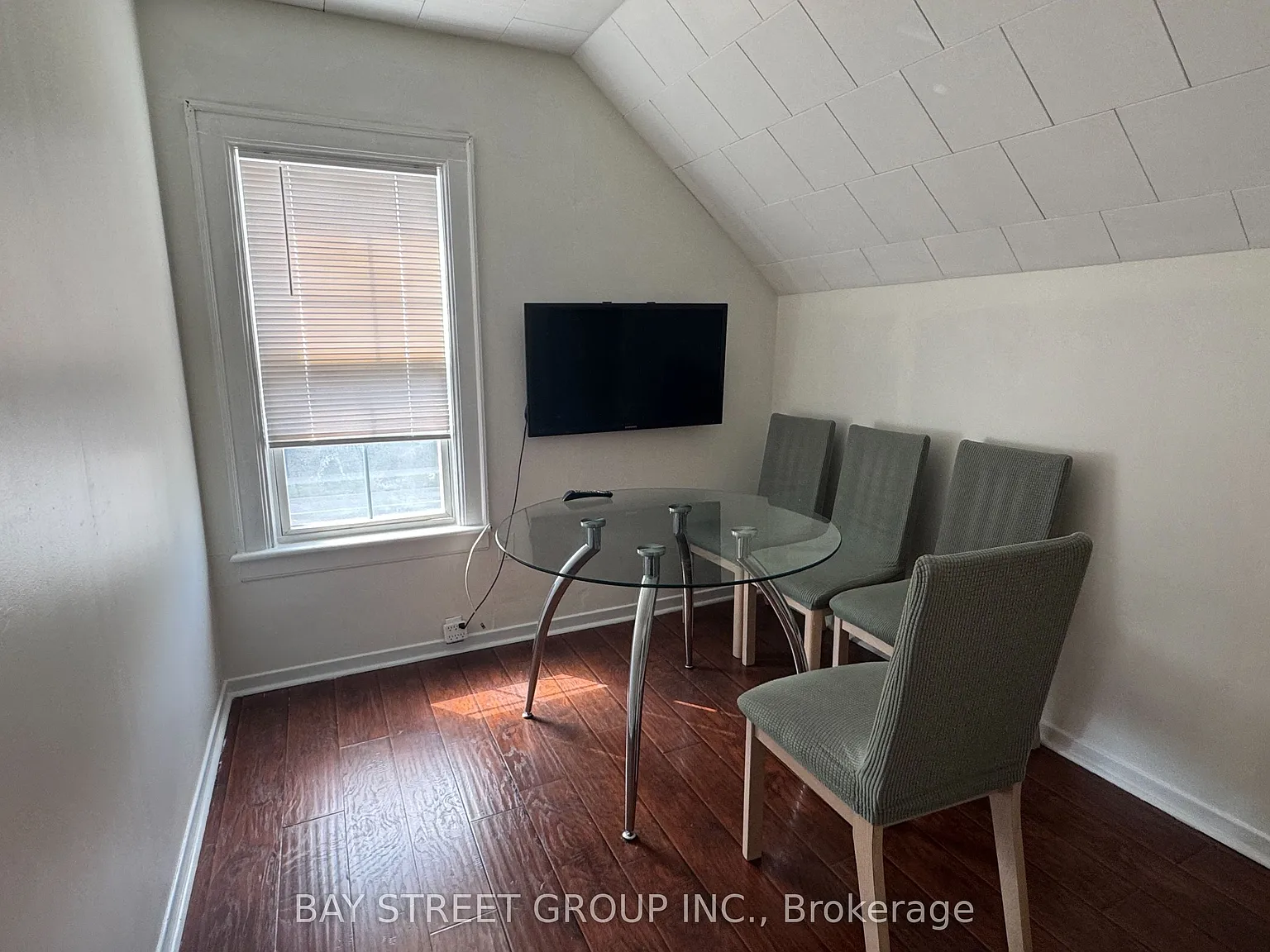 1 bed, $1,300 — Photo 4