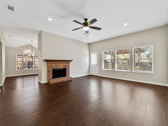 4th image of 2122 Orchard Trl