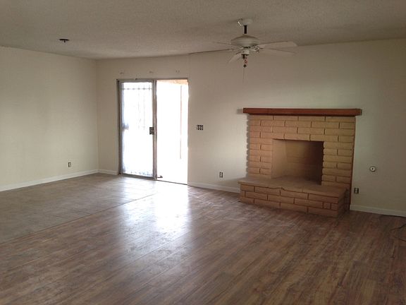 Living Room/Dining Room