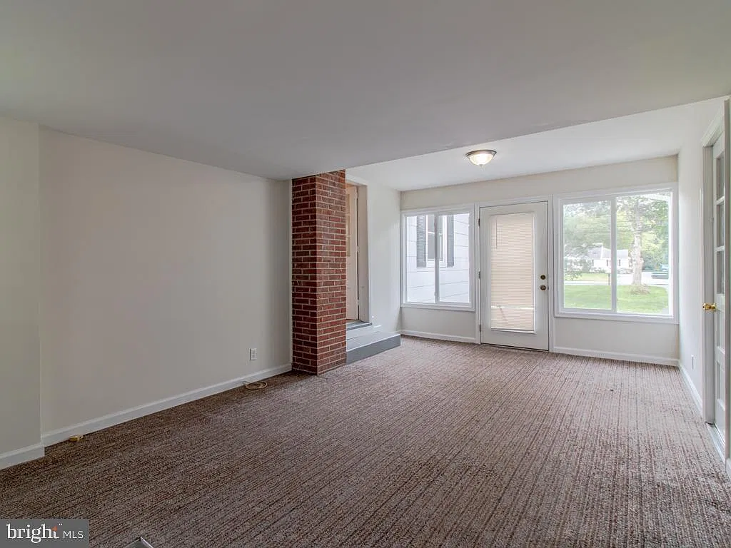 3 bed, 986 sqft, $2,000 — Photo 4