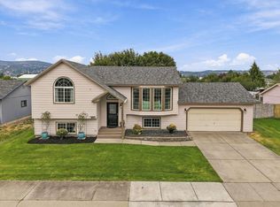 20017 E Grace Ln, Otis Orchards, WA 99027