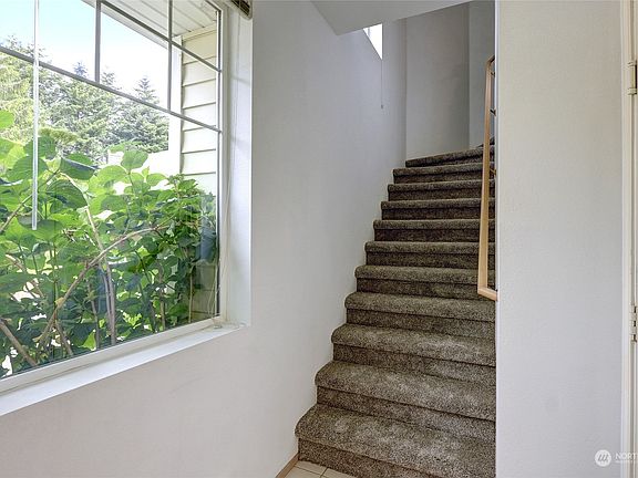 4th image of 23422 55 Avenue S #18-2