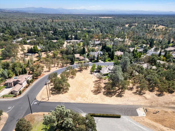 19623 San Vincente Dr, Redding, CA 96003