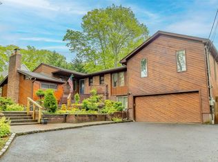 45 Broadview Dr, Commack, NY 11725