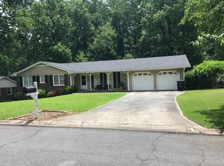 1176 Seven Springs Cir, Marietta, GA 30068